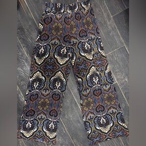 • Gypsy •. Boho, Paisley, Flowy, Soft, Elastic waist, W/ Wide Leg Pants •